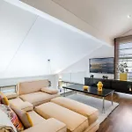 Exquisite 5-bedroom In For Families By Guestlee Villa