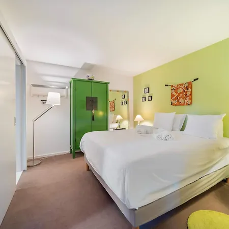 Exquisite 5-bedroom In For Families By Guestlee Villa