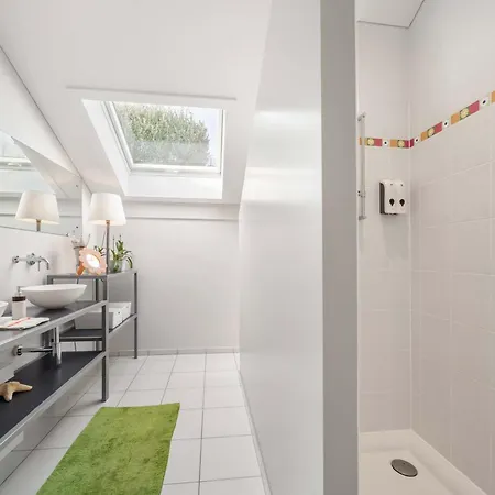 Villa Exquisite 5-bedroom In For Families By Guestlee