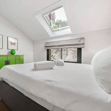 Exquisite 5-bedroom In For Families By Guestlee