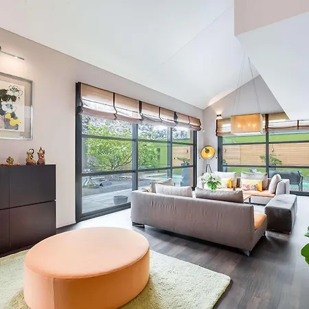 Villa Exquisite 5-bedroom In For Families By Guestlee Arzier