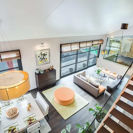 Exquisite 5-bedroom In For Families By Guestlee