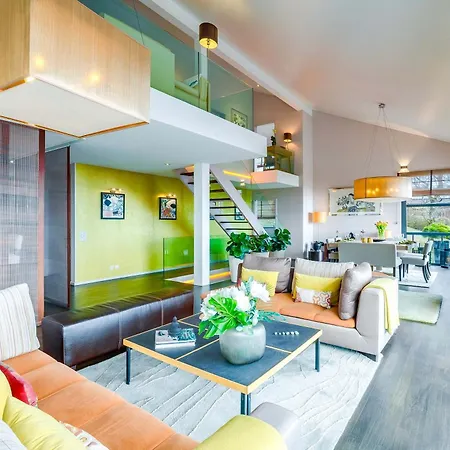Villa Exquisite 5-bedroom In For Families By Guestlee