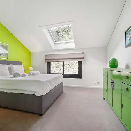 Exquisite 5-bedroom In For Families By Guestlee *