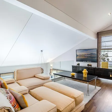 Exquisite 5-bedroom In For Families By Guestlee Villa