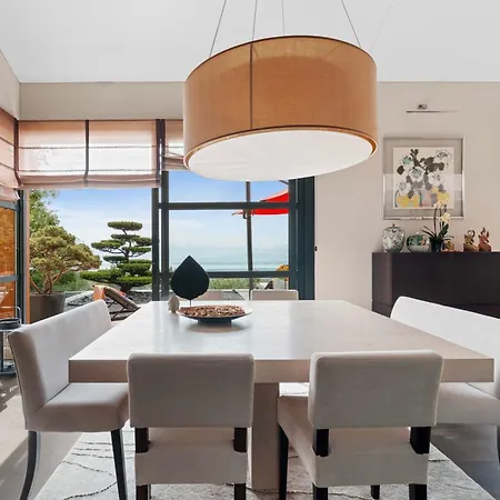 Exquisite 5-bedroom In For Families By Guestlee Вилла