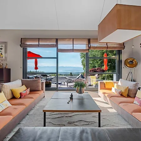 Exquisite 5-bedroom In For Families By Guestlee *