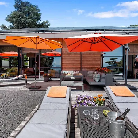 Exquisite 5-bedroom In For Families By Guestlee Villa *