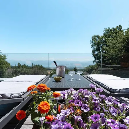 Exquisite 5-bedroom In For Families By Guestlee