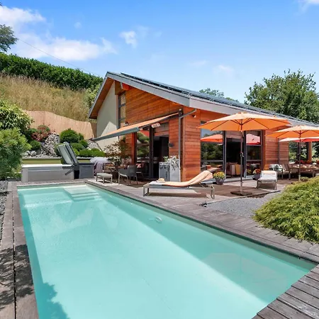 Exquisite 5-bedroom In For Families By Guestlee