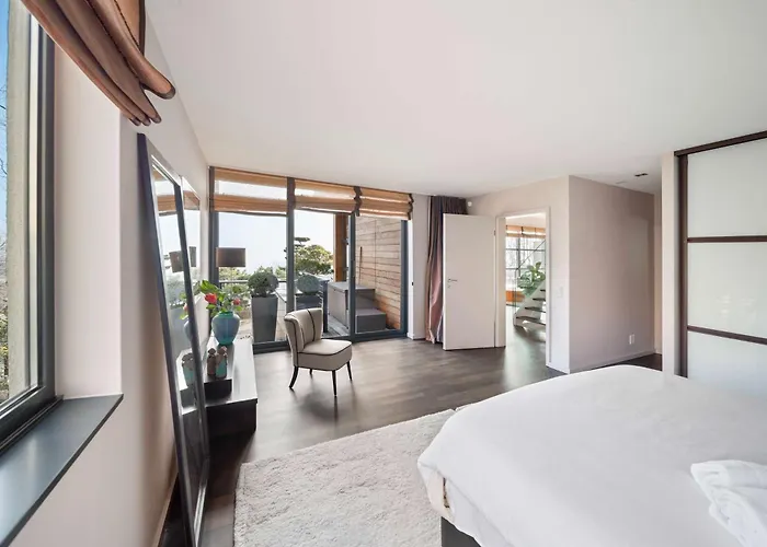 Exquisite 5-bedroom In For Families By Guestlee * 阿泽尔