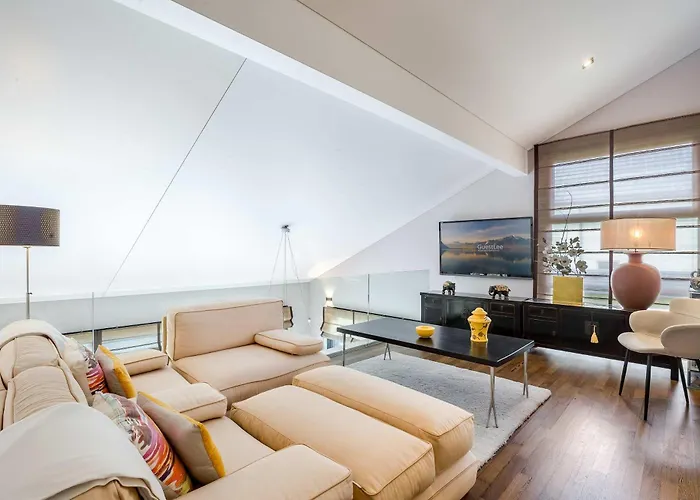 Exquisite 5-bedroom In For Families By Guestlee 别墅