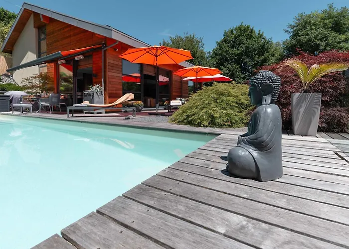 Exquisite 5-bedroom In For Families By Guestlee * 阿泽尔