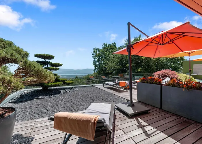 Exquisite 5-bedroom In For Families By Guestlee 阿泽尔