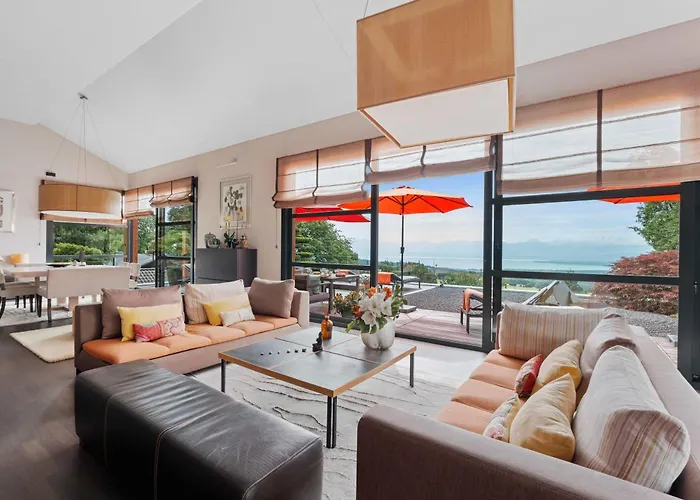 Exquisite 5-bedroom In For Families By Guestlee *