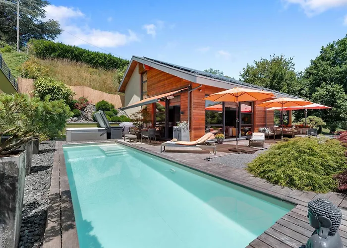 Exquisite 5-bedroom In For Families By Guestlee