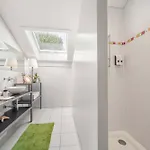Villa Exquisite 5-bedroom In For Families By Guestlee