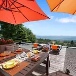 Exquisite 5-bedroom In For Families By Guestlee Villa Arzier