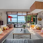 Exquisite 5-bedroom In For Families By Guestlee *