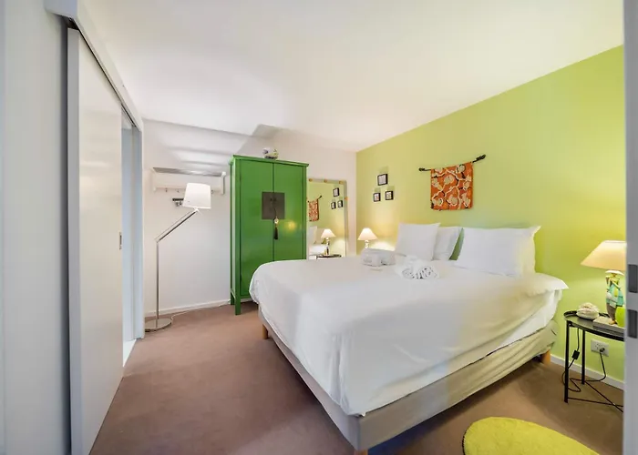 Exquisite 5-bedroom In For Families By Guestlee Villa