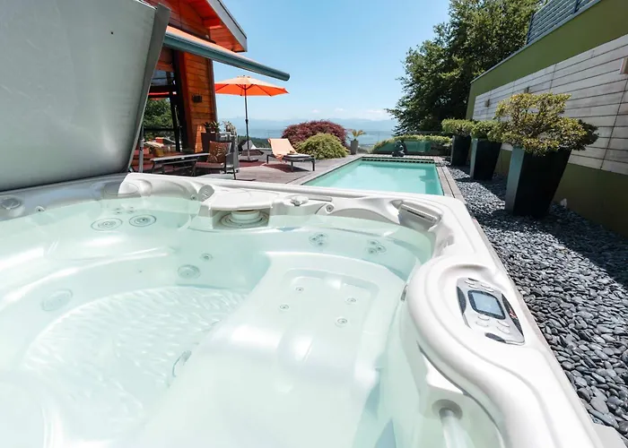 Exquisite 5-bedroom In For Families By Guestlee * Arzier